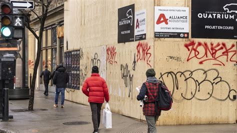 While some Montreal streets boom, downtown is dotted with vacant storefronts